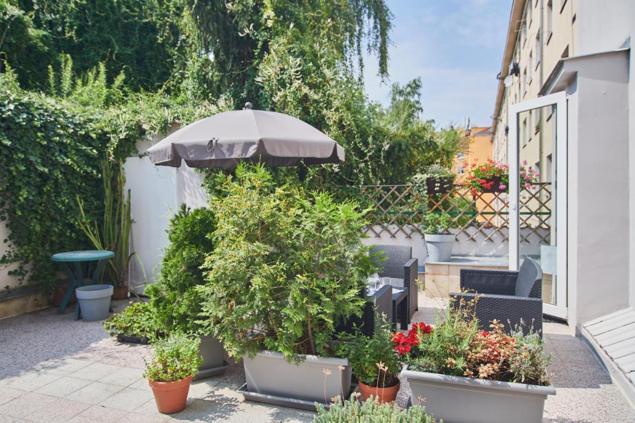 Nice Home To Stay At Prague Close To Castle With Terrace And Garden Εξωτερικό φωτογραφία