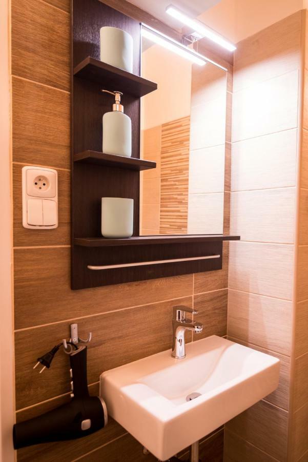 Nice Home To Stay At Prague Close To Castle With Terrace And Garden Εξωτερικό φωτογραφία